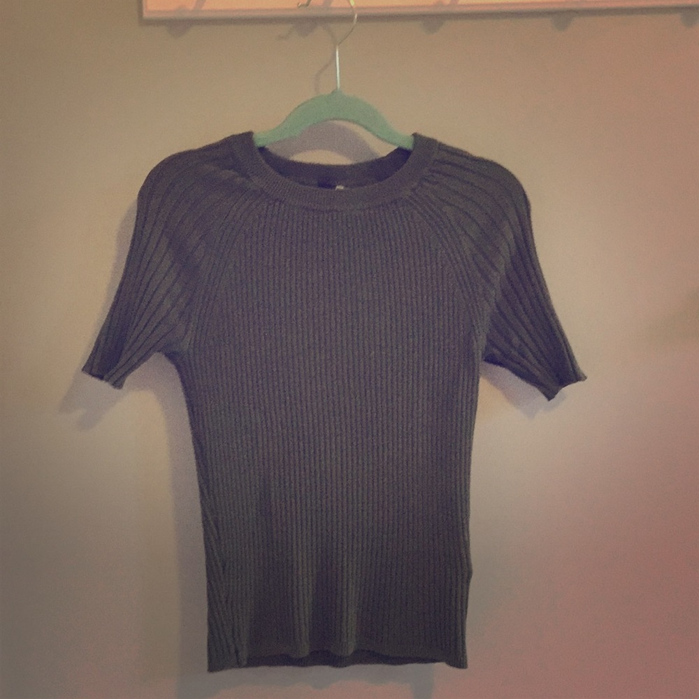 GREEN T-SHIRT
